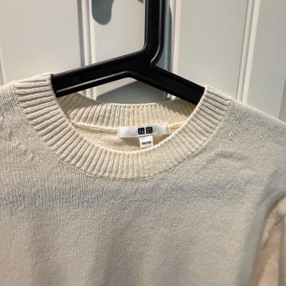 Uniqlo long sleeve wool top - Picture 2 of 4